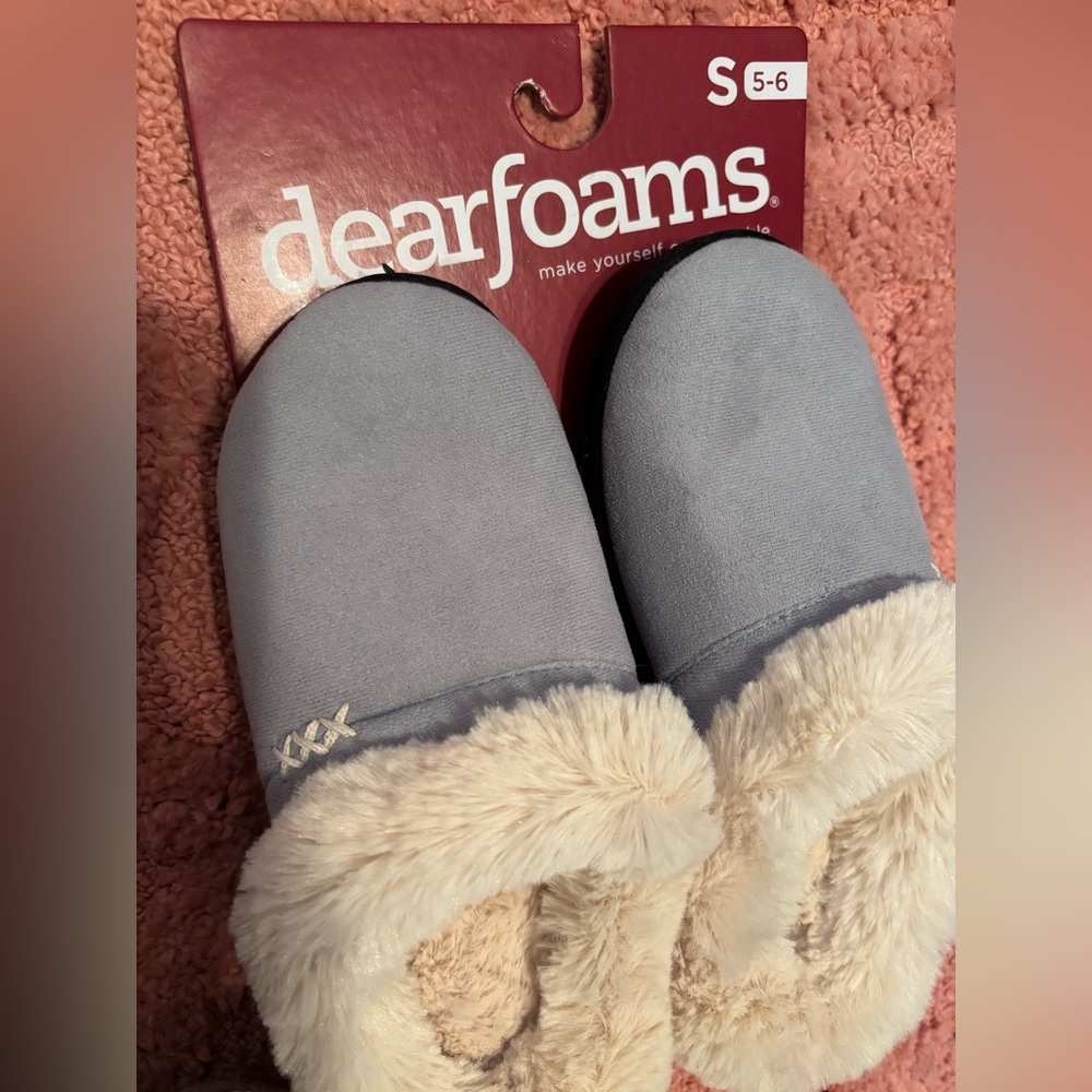 Dearfoam Slippers - sz 5-6